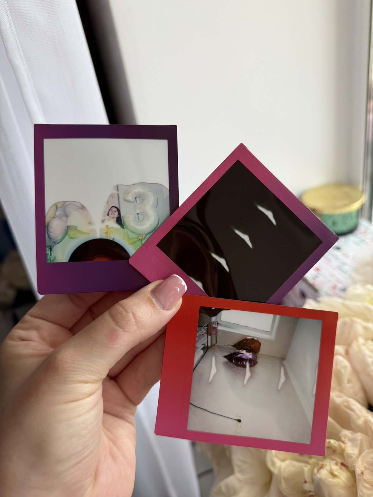 Дефекти плівки Instax через проблеми з валиками