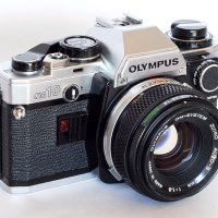 Olympus OM-10 дзеркальна камера з об'єктивом 1:1.8 F=50мм