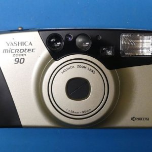 Yashica Microtec Zoom 90 плівковий фотоапарат