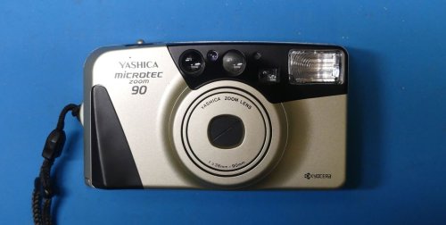 Yashica Microtec Zoom 90 плівковий фотоапарат