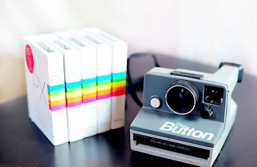 Polaroid Button
