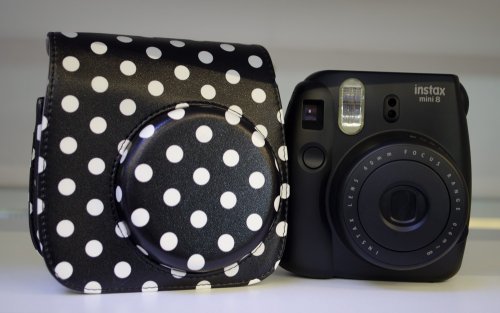 Чехол "горошек" для instax mini 8 и 9