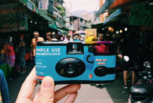 Lomography Simple Use плівкова камера Purple Challenger Edition