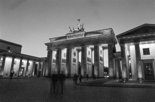 Lomography Berlin Kino 400 35-міліметрова ч/б плівка