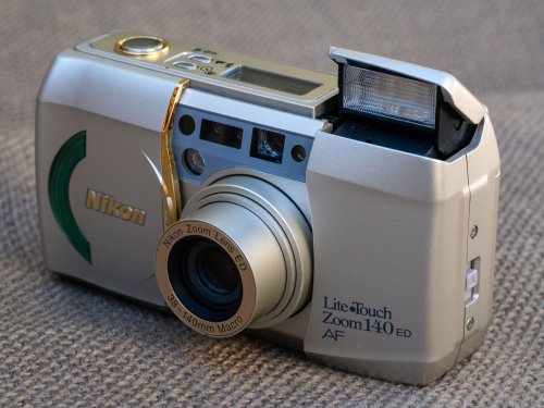 Nikon Lite Touch 140 Zoom